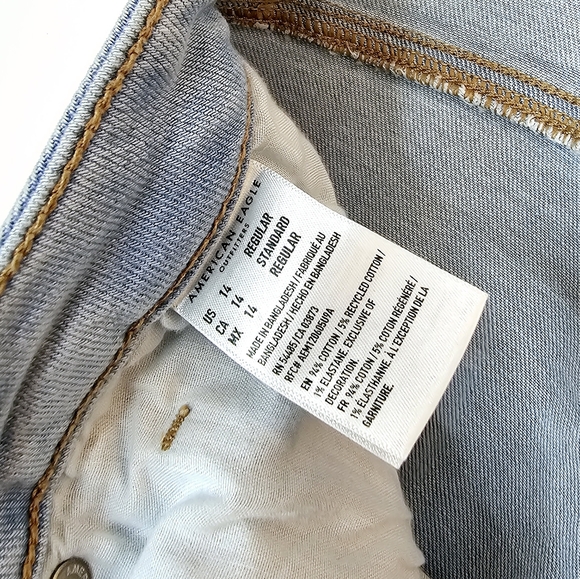 American Eagle 14 High Rise Mom Jeans Straight Leg Light Wash Denim Pant… - Picture 8 of 9